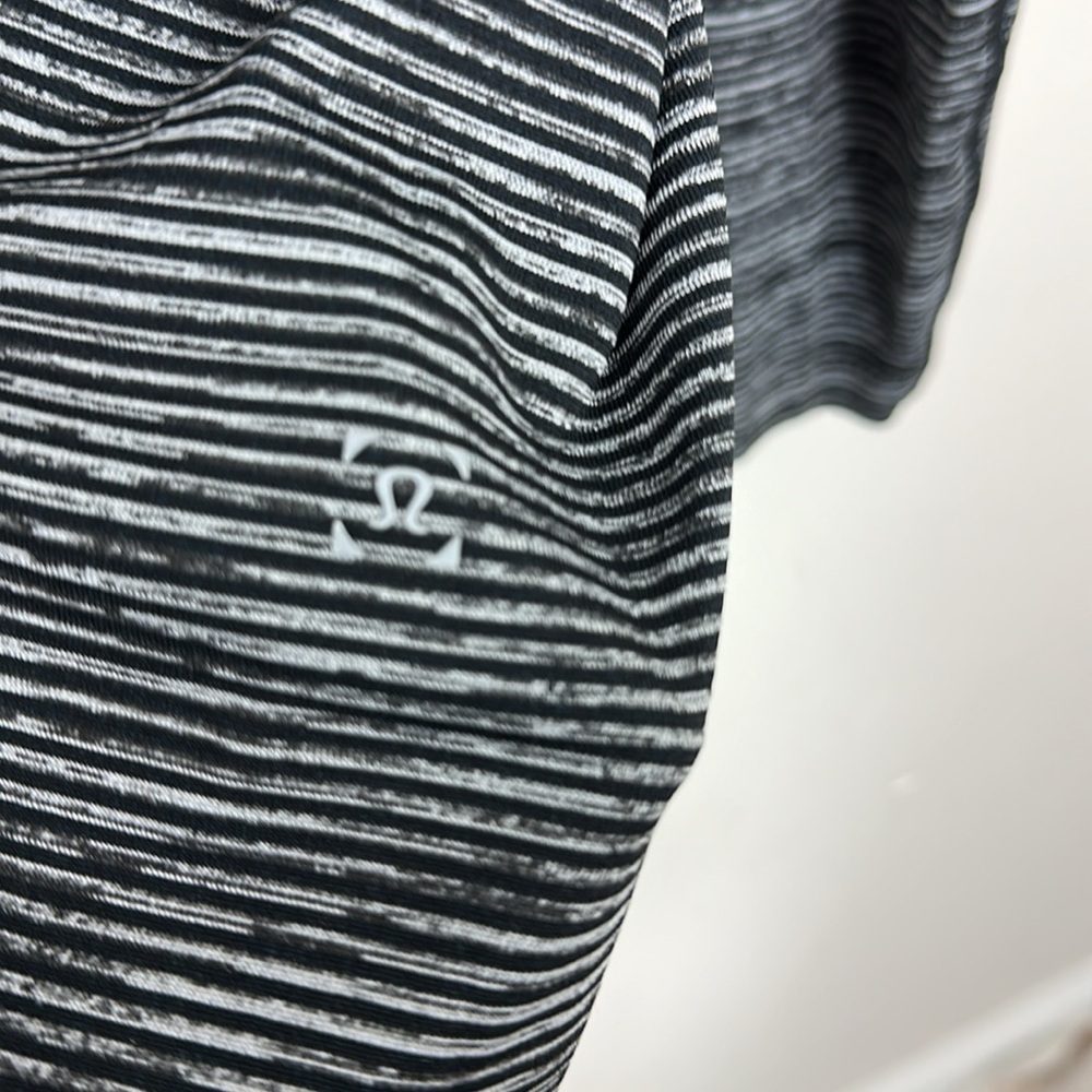Lululemon Blue & Gray  Metal Tech Vent Long Sleeve Running Athletic Shirt Large - Picture 5 of 7